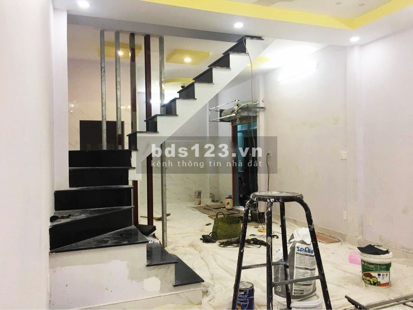Cho thuê nhà nguyên căn đường Hoàng Văn Thụ, P. 8, Phú Nhuận. DT 4.4x11m, 1 trệt 1 lầu 2PN, giá 12 triệu