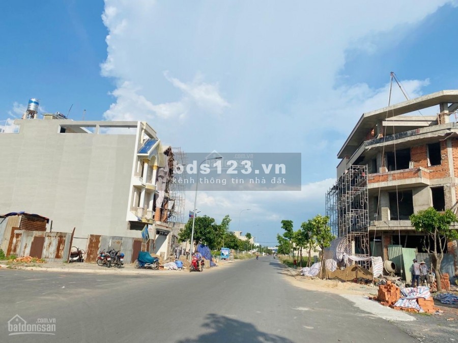 CẦN TIỀN BÁN 100M2,MẶT TIỀN ĐƯỜNG TRẦN VĂN GIÀU GẦN AEON BÌNH TÂN SỔ HỒNG RIÊNG