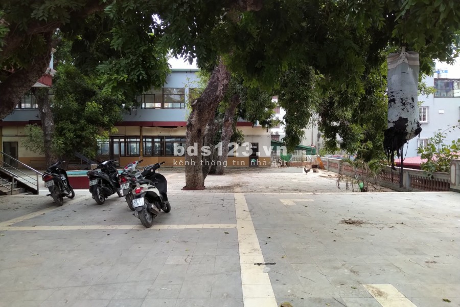 Mặt bằng kv Ngọc Hà 2000m2. Phù hợp nhà hàng lớn, sự kiện, trường học.