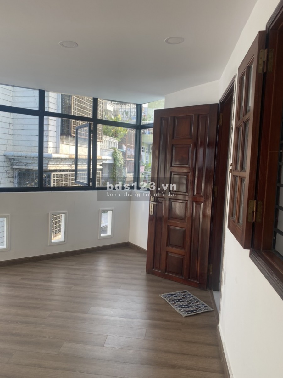 Cho thuê nhà 4 tầng dt 42m2 hẻm 100 Thích Quảng Đức, Phường 5, Q.Phú Nhuận, giá 14 triệu/tháng