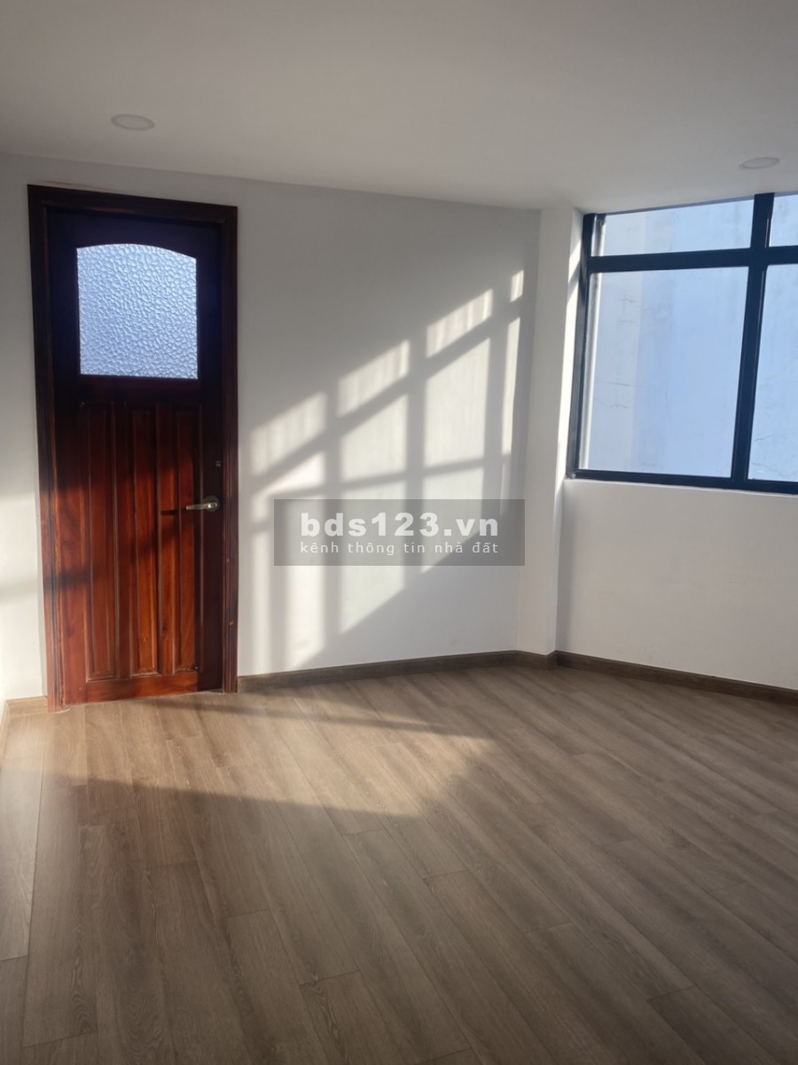Cho thuê nhà 4 tầng dt 42m2 hẻm 100 Thích Quảng Đức, Phường 5, Q.Phú Nhuận, giá 14 triệu/tháng