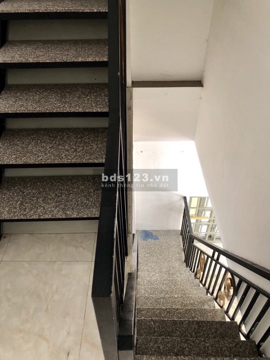 Bán gấp nhà HXH 5m đường Tân Hóa, Q.6 4x11.2m