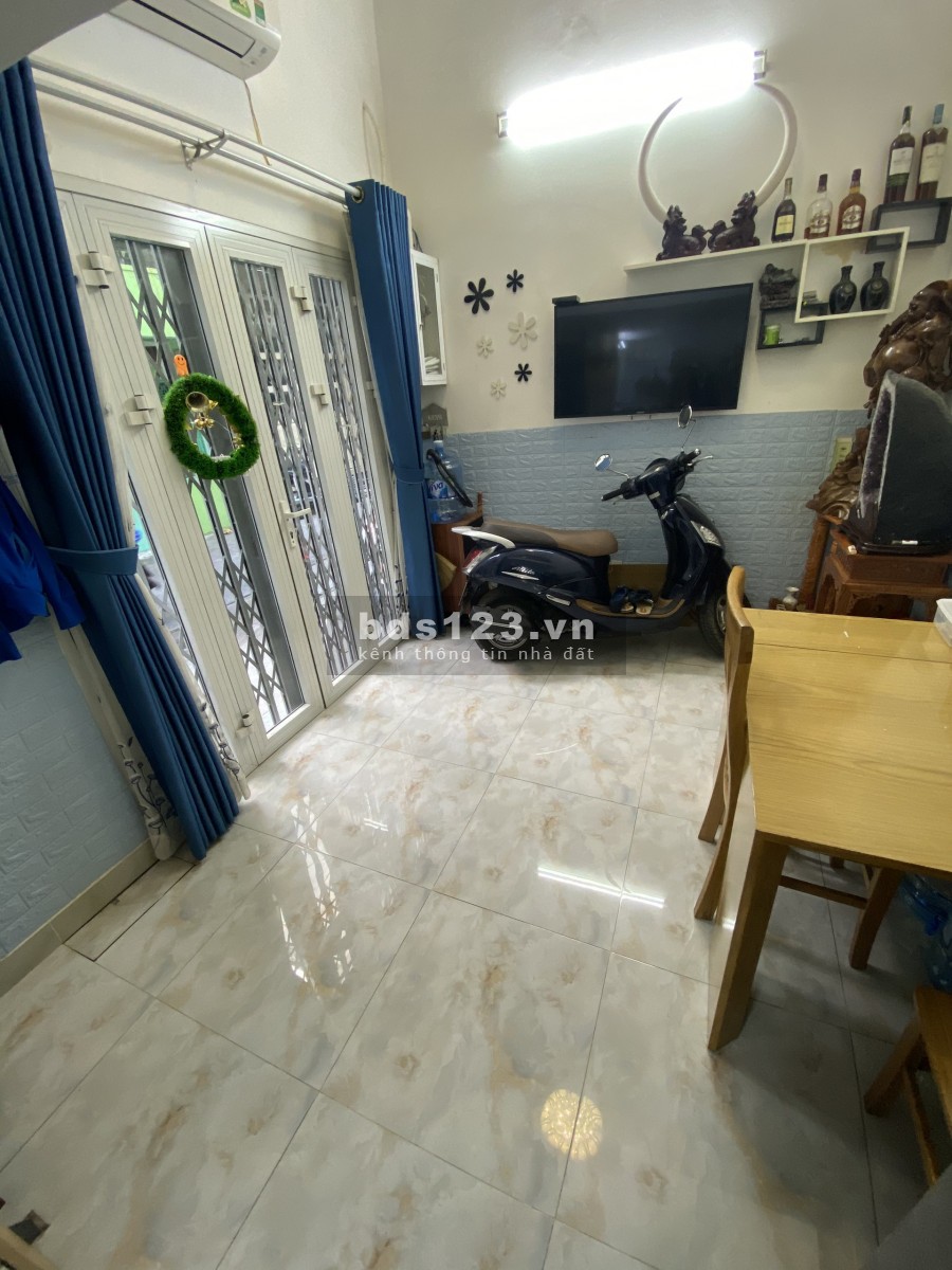 Cần bán gấp nhà mới, ở liền Nguyễn Chí Thanh, Phường 4, Quận 11. Giá chỉ 3.9 tỷ