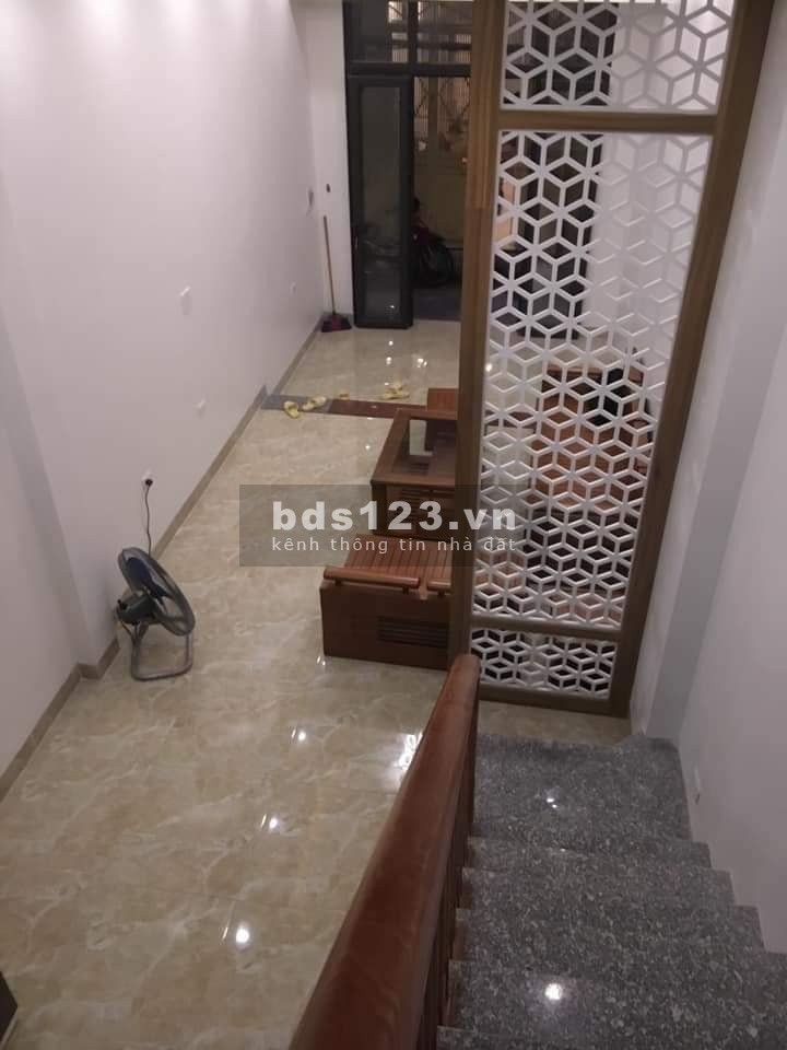 Cần bán nhà riêng tại mặt phố Yên Ninh, vị trí đẹp, mặt tiền rộng, đường lớn kinh doanh tốt.