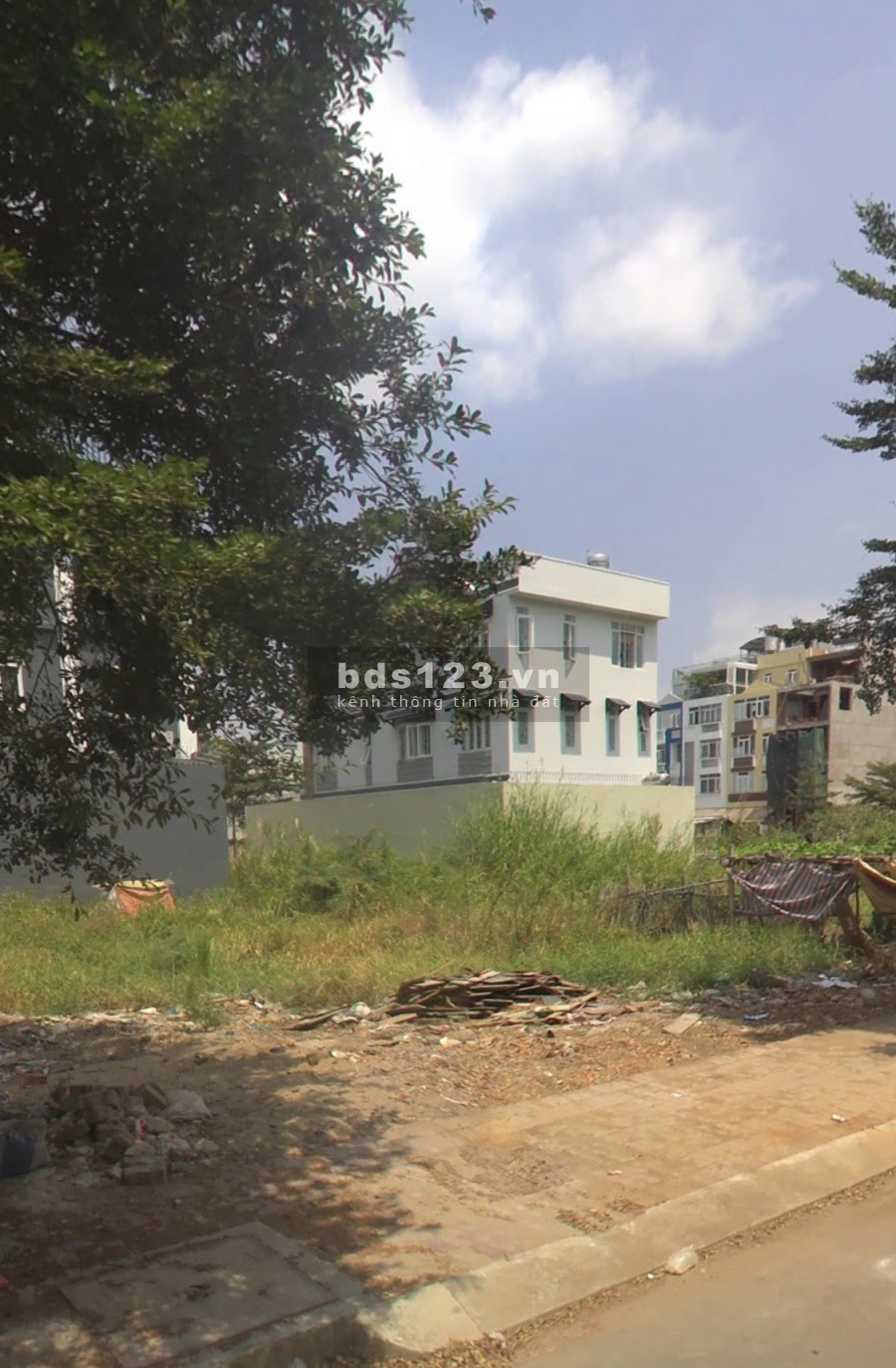 Bán đất nền Singa City Q9, dân cư sầm uất sạch đẹp, SHR, XDTD, giá 1,8 tỷ/nền