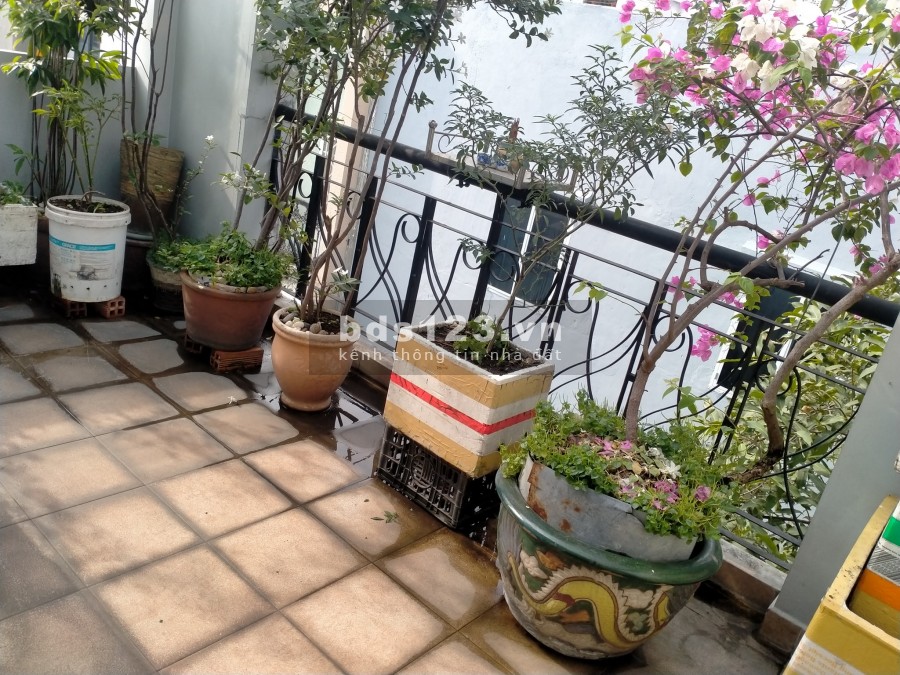 Nhà đẹp, hẻm xe hơi, Cách Mạng Tháng Tám,Quận 10,giá đầu tư !!!