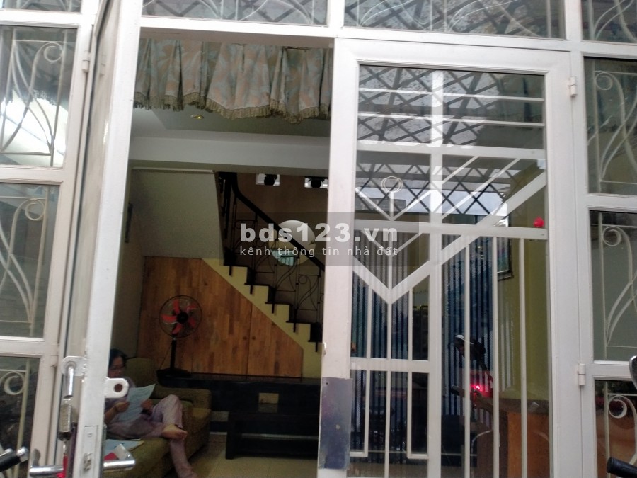 Nhà đẹp, hẻm xe hơi, Cách Mạng Tháng Tám,Quận 10,giá đầu tư !!!