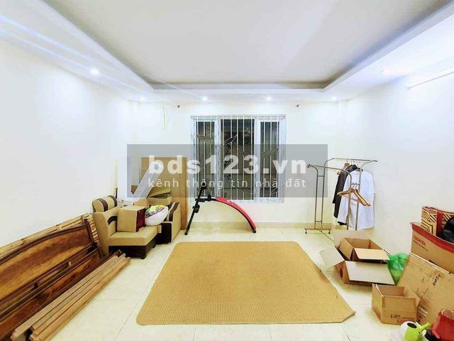 Bán nhà Đội Cấn. nhà đẹp giá XINH. 20m ra mặt phố. 5 tầng giá 2.75 tỷ.