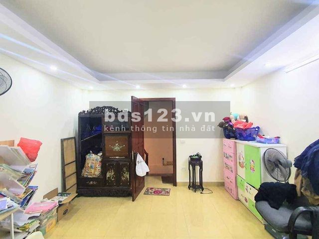 Bán nhà Đội Cấn. nhà đẹp giá XINH. 20m ra mặt phố. 5 tầng giá 2.75 tỷ.