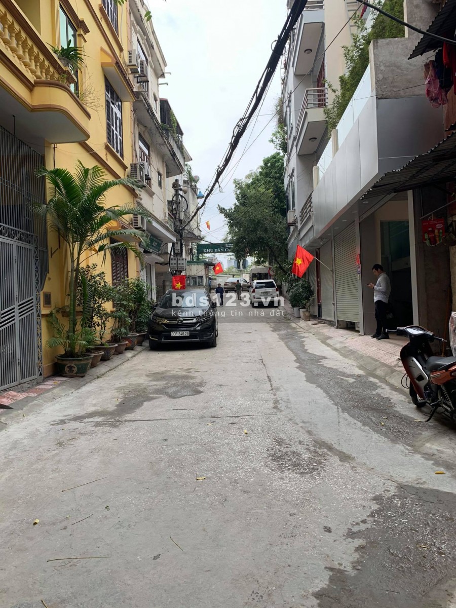 Bán nhà mặt ngõ Phố Đào Tấn – Bưởi, 41m2*4T, Ôtô đỗ cửa, kinh doanh, Ô chờ thang máy, giá 5,5 tỷ