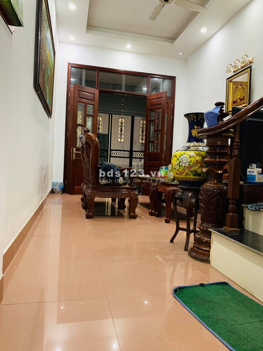 Bán nhà mặt ngõ Phố Đào Tấn – Bưởi, 41m2*4T, Ôtô đỗ cửa, kinh doanh, Ô chờ thang máy, giá 5,5 tỷ