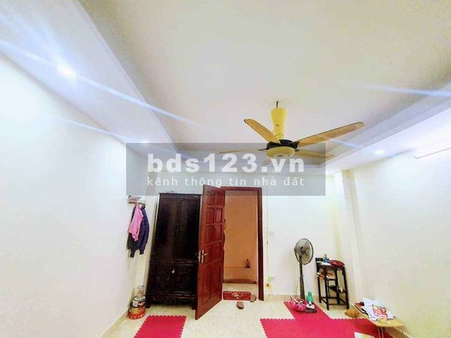 Bán nhà Đội Cấn. nhà đẹp giá XINH. 20m ra mặt phố. 5 tầng giá 2.75 tỷ.