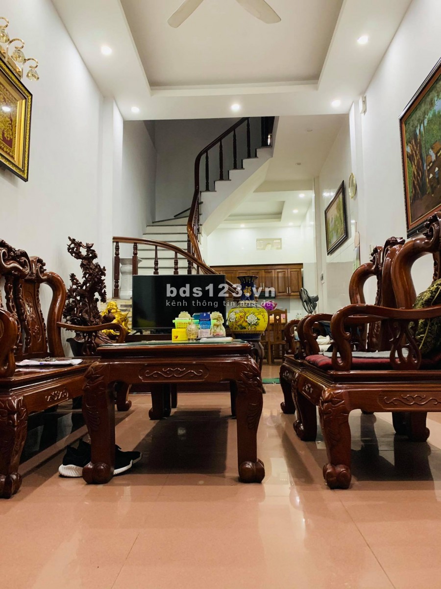 Bán nhà mặt ngõ Phố Đào Tấn – Bưởi, 41m2*4T, Ôtô đỗ cửa, kinh doanh, Ô chờ thang máy, giá 5,5 tỷ