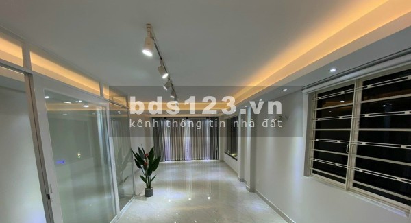 Bán nhà MT Phan Văn Trị 4x25m 5 tấm giá 17,4 tỷ đang có HĐT khoán 45tr/tháng