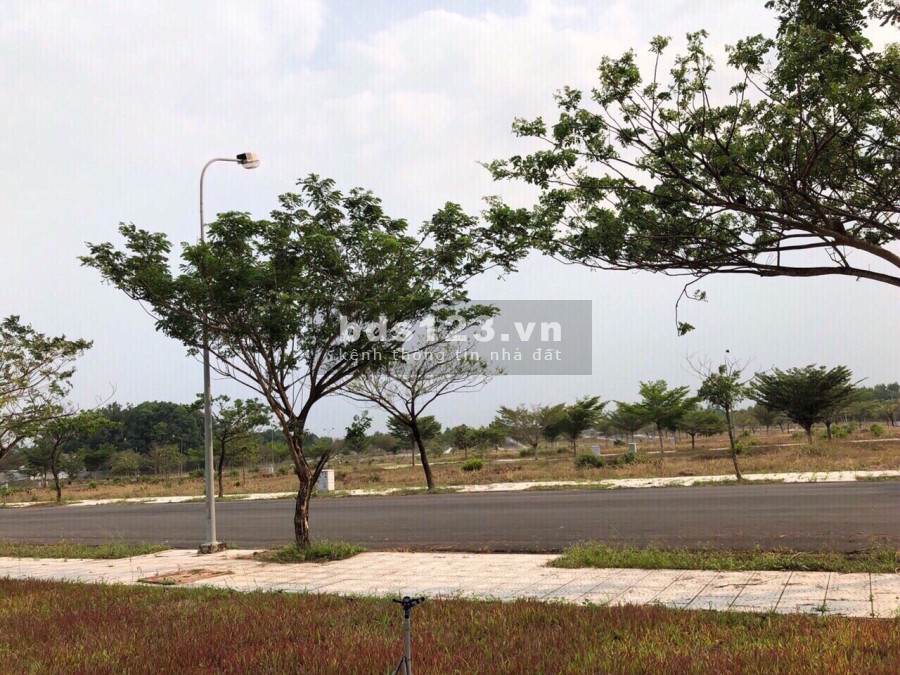 Bán lô đất 100m2 chỉ 1.5tỷ MT Phan Văn Đáng, Nhơn Trạch, LK chợ Phú Hữu, SHR, Thổ Cư 100%, 0938274090