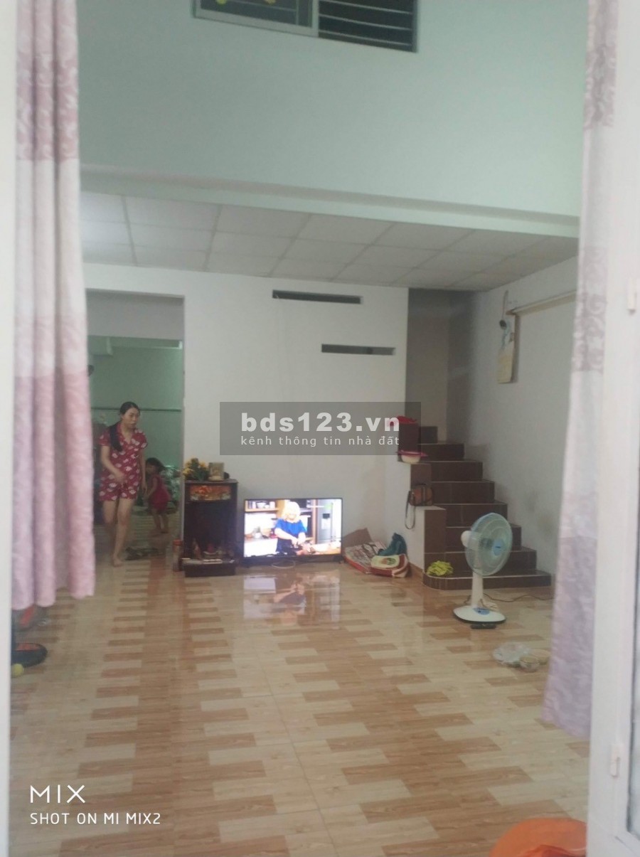 Nhà Hẻm xe hơi đỗ cổng đường Nơ Trang Long 70m2, Ngang 5m.