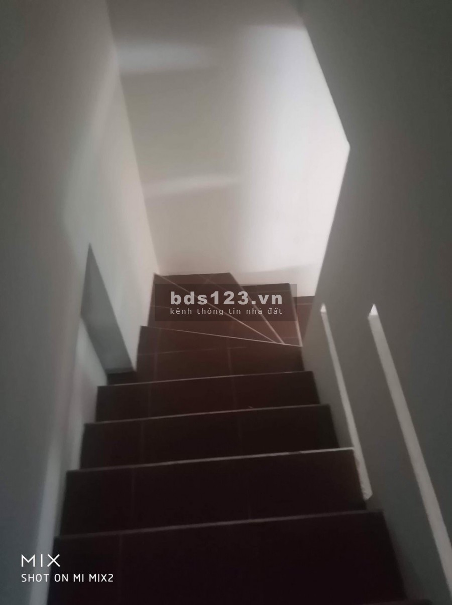 Nhà Hẻm xe hơi đỗ cổng đường Nơ Trang Long 70m2, Ngang 5m.