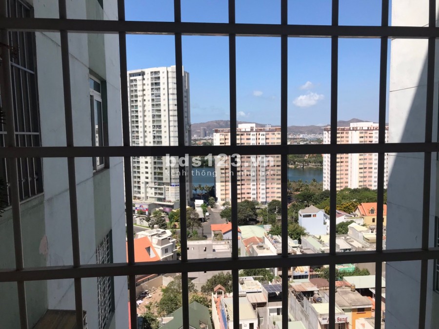 Cần sang nhượng lại căn hộ 1PN tầng cao dt 59,5m tại CC Seaview 2 phường 10 TP Vũng Tàu