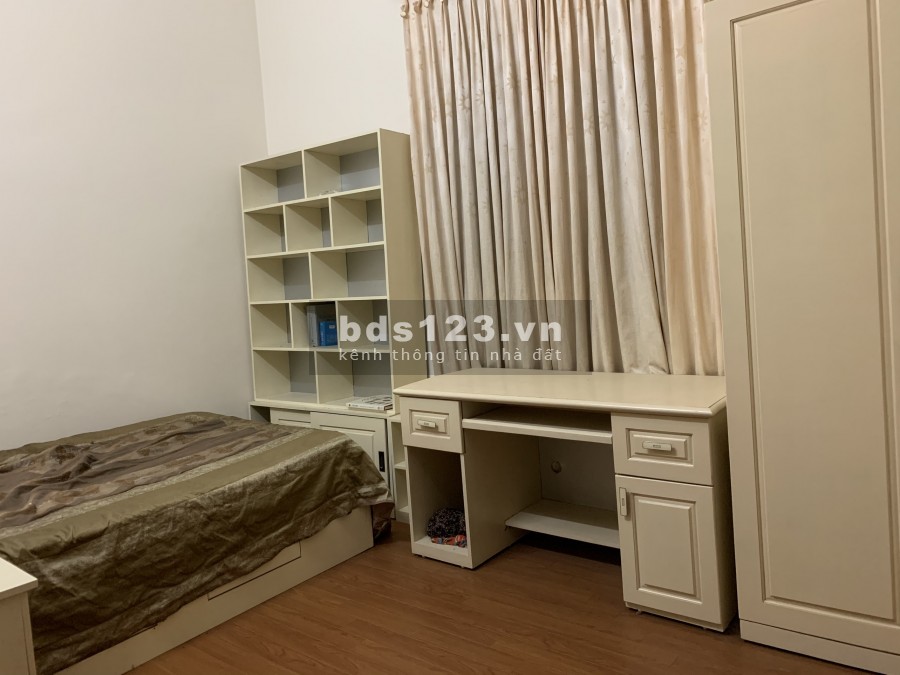 Cho thuê nhà phố Thái Hà 50m2 x 3 tầng 2 ngủ full 10 triệu. Lh 0377983070