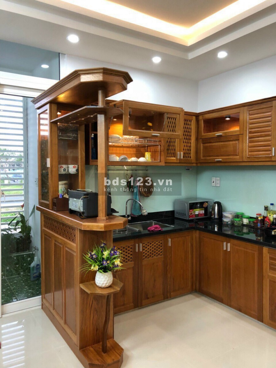 Bán nhà đẹp 3 tầng mặt tiền Lê Văn Thịnh, Liên Chiểu, Đà Nẵng