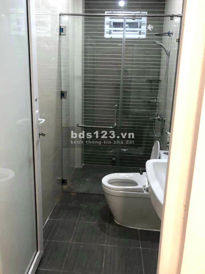 Bán nhà đẹp 3 tầng mặt tiền Lê Văn Thịnh, Liên Chiểu, Đà Nẵng