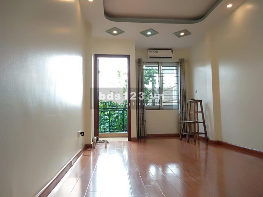 XẢ HÀNG TẾT View cảnh Hồ Bán Gấp nhà Định Công 38m2, 2.55 tỷ