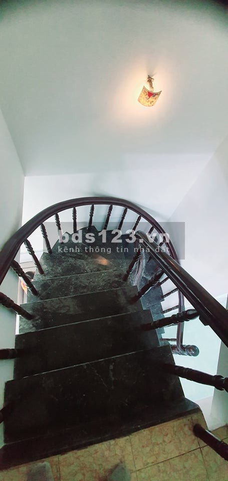 NHÀ MẶT TIỀN KINH DOANH SẦM UẤT DT 44M2, 5 TẦNG. 6 PHÒNG NGỦ GIÁ 8.5 TỶ