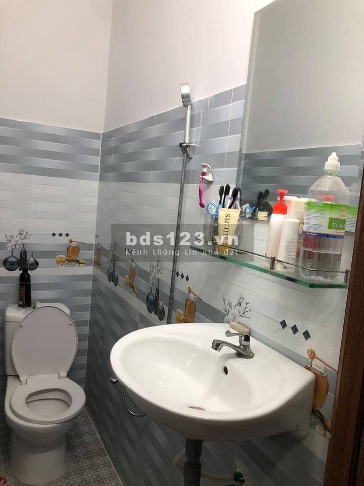 Bán gấp nhà đường Lê Văn Thọ 3 tầng 132m2, nhỉnh 4 tỷ, nhà mới vào ở ngay, giá tốt.