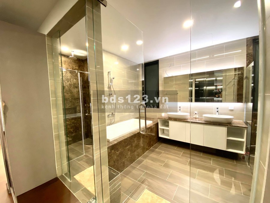 Cần tiền bán gấp nhà ngõ chợ Khâm Thiên giá 1.48 tỷ, dt 32m2, SĐCC