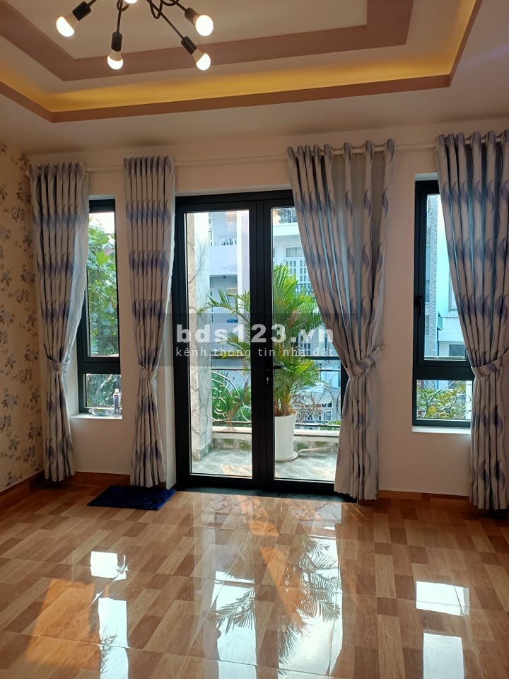 Cần bán gấp nhà mặt tiền kinh doanh ngay Lê Đức Thọ, 5 tầng 250m2, giá chỉ 8 tỷ