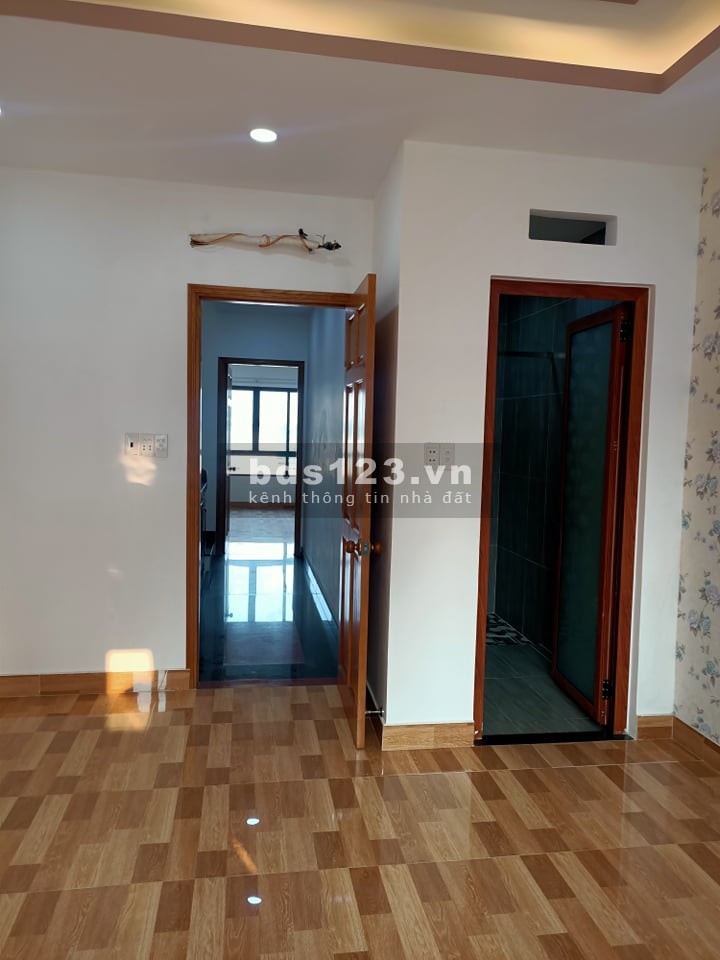 Cần bán gấp nhà mặt tiền kinh doanh ngay Lê Đức Thọ, 5 tầng 250m2, giá chỉ 8 tỷ