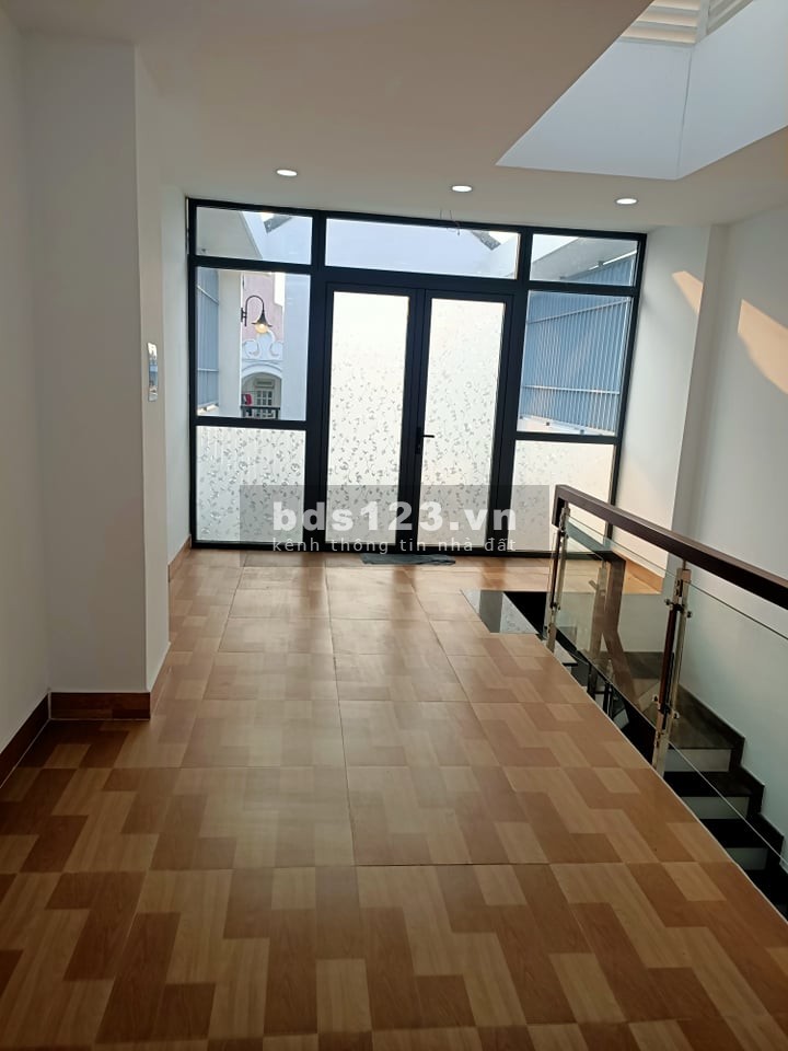 Cần bán gấp nhà mặt tiền kinh doanh ngay Lê Đức Thọ, 5 tầng 250m2, giá chỉ 8 tỷ