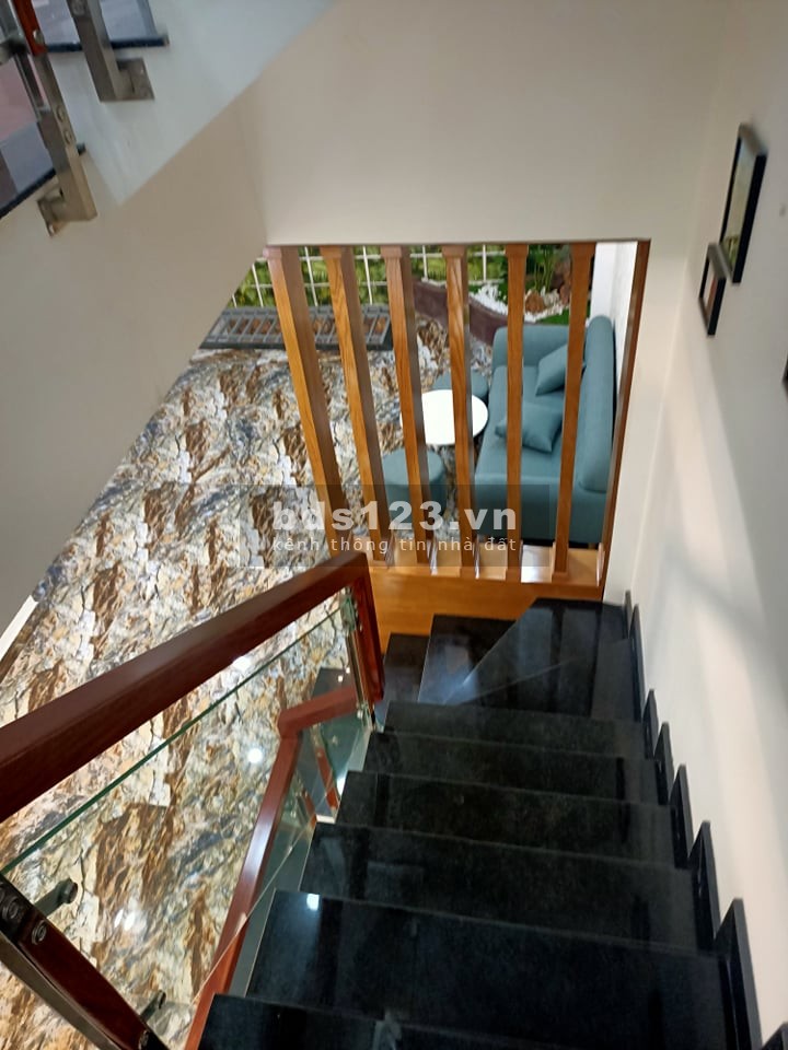 Cần bán gấp nhà mặt tiền kinh doanh ngay Lê Đức Thọ, 5 tầng 250m2, giá chỉ 8 tỷ