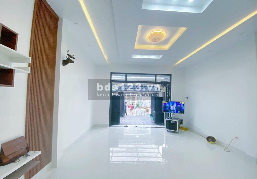 Bán nhà Tỉnh lộ 10 NHÀ 3 TẦNG MỚI XÂY KĐT HUẾ GREEN 105M2 - DỌN VÀO Ở NGAY!!