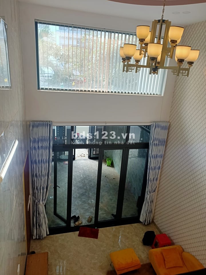 Cần bán gấp nhà mặt tiền kinh doanh ngay Lê Đức Thọ, 5 tầng 250m2, giá chỉ 8 tỷ