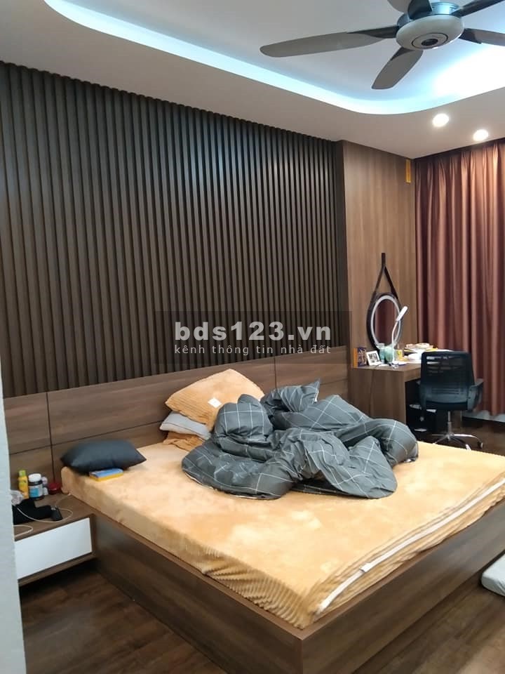 Cần bán nhà mặt ngõ 303 đường Bát Khối 85m2 x 4T, 4.5m MT, giá 5.7 tỷ. Gara Ô tô, Kd.