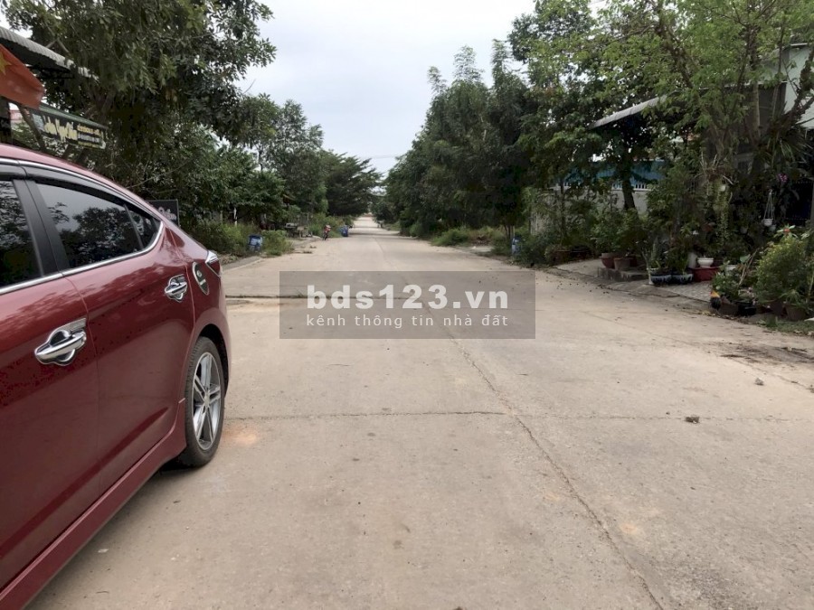 Cần Bán dãy trọ và lô đất sát bên kcn dân cư đông đường thông dài