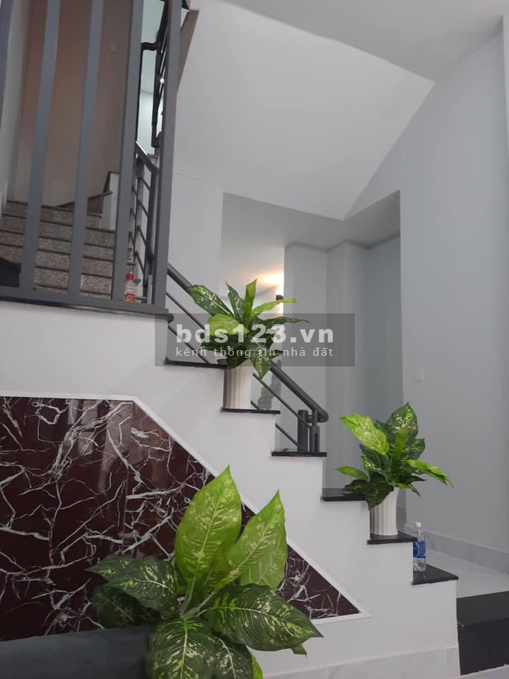 Nhà mới ở ngay, HXH, đường Tô Hiến Thành, DT35m2, 4 tầng, Giá 4 tỷ