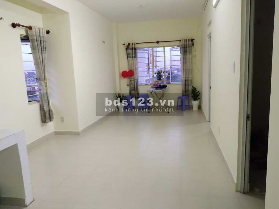 Cho thuê căn hộ lô góc tầng 5 view quận 1, bloock A, chung cư ehom2. Nội thất cơ bản.
