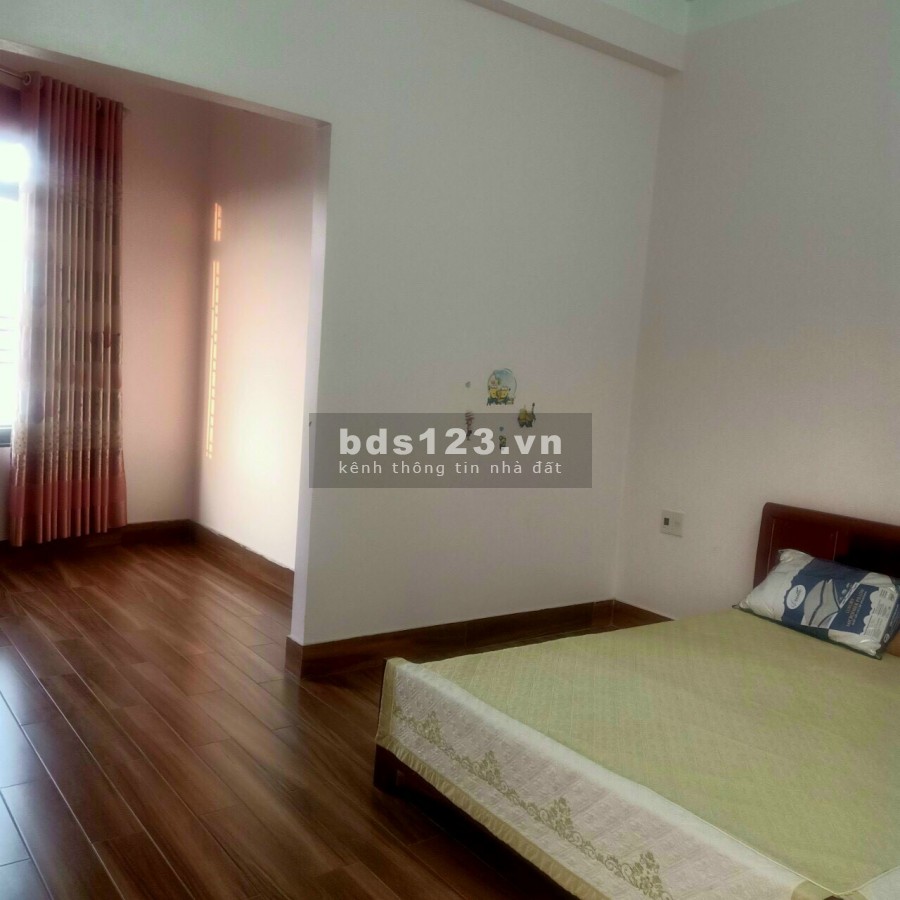 Bán nhà 4 tầng đường Ngô Quyền, Hải Dương, 65m2, căn góc, 3 tỷ 650, nhà đẹp