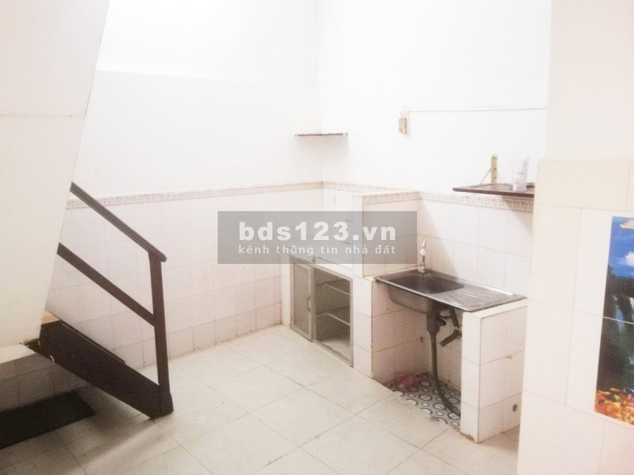 Bán gấp nhà hẻm 5m ngay vòng xoay Lý Thái Tổ, P10, Q10 (4.2x8m) Giá: 5.2 tỷ