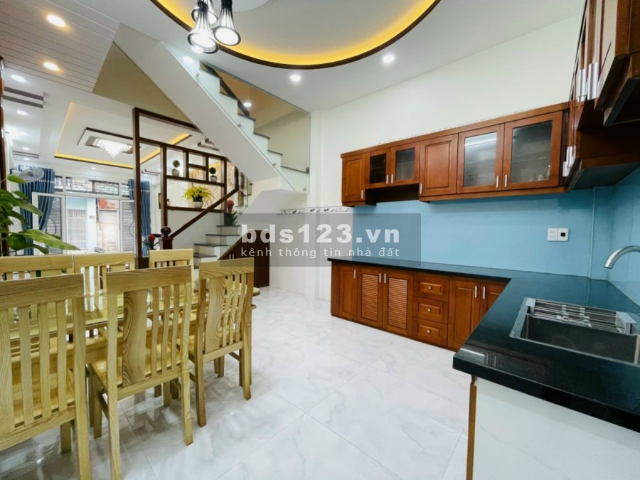 Bán nhà HXH đẹp Phan Văn Trị Gò Vấp 56m2(4x14) 2 tầng chỉ nhỉnh 5 tỷ.