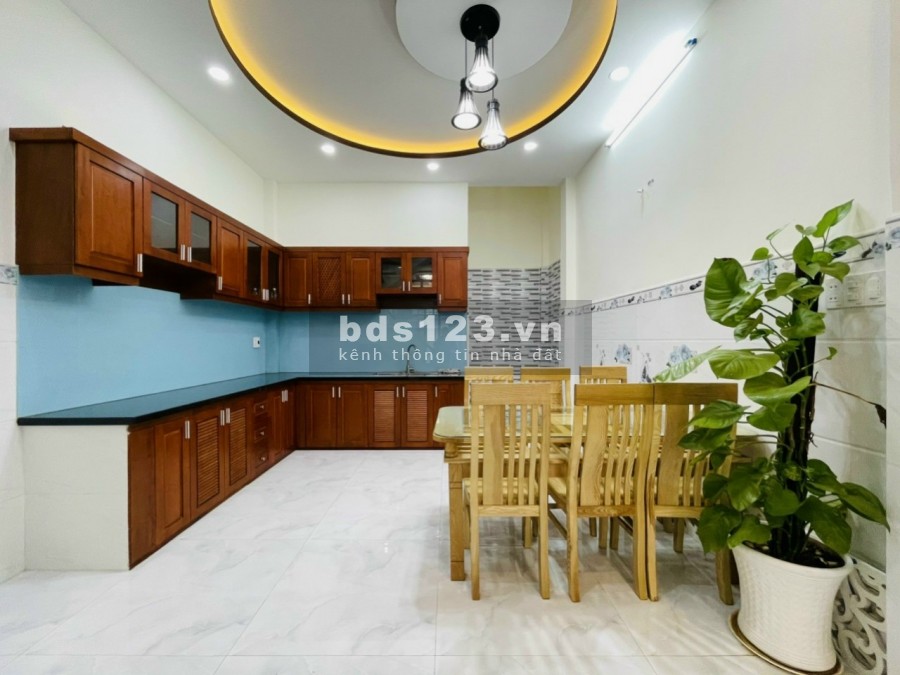 Bán nhà HXH đẹp Phan Văn Trị Gò Vấp 56m2(4x14) 2 tầng chỉ nhỉnh 5 tỷ.