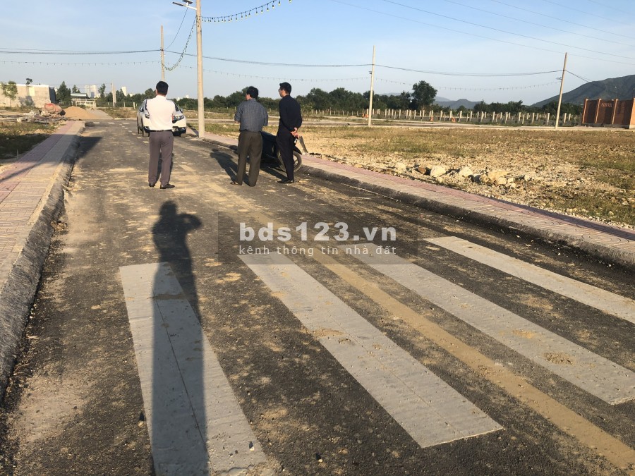 Đất nền sổ đỏ tp Nha Trang còn vài lô bán rẻ ăn Tết chỉ hơn 800tr/lô