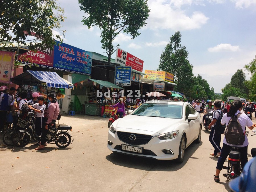 VỢ CHỒNG TÔI CHUẨN BỊ VỀ QUÊ SỐNG NÊN NHƯỢNG LẠI LÔ ĐẤT NGAY KCN LỚN BÌNH DƯƠNG