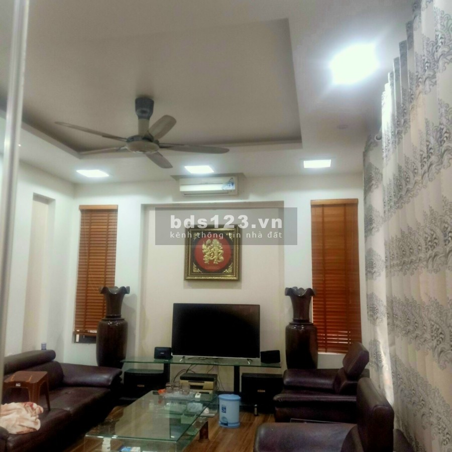 Bán nhà 4 tầng đường Ngô Quyền, Hải Dương, 65m2, căn góc, 3 tỷ 650, nhà đẹp