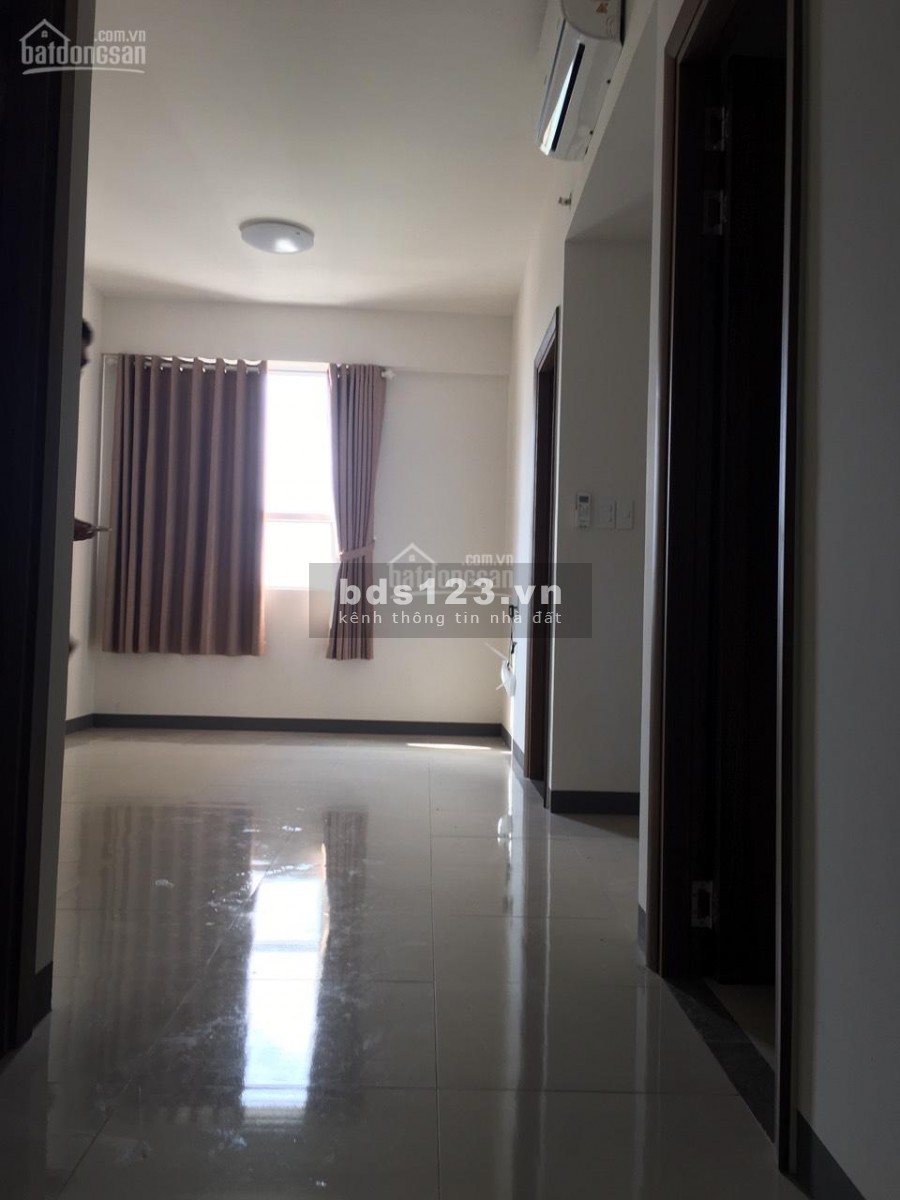 Chủ có căn hộ rộng 56m2, 2 PN, cc Imperial Place, có sẵn nội thất, giá 6.5 triệu/tháng, tầng cao, LHCC