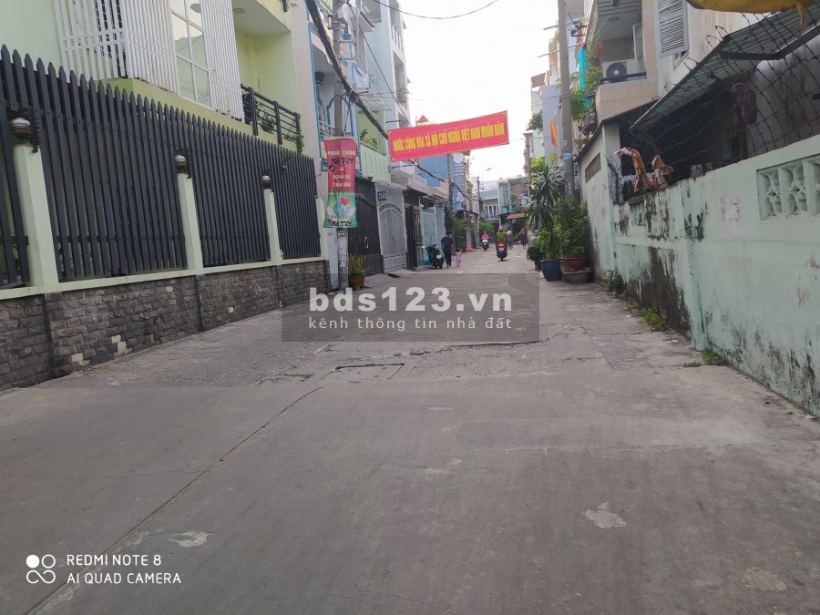 Gấp bán nhà HXH 4 tầng đường Lạc Long Quân Quận Tân Bình Lh 0899306823