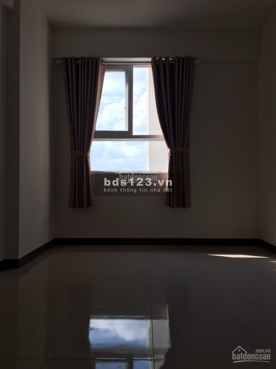 Chủ có căn hộ rộng 56m2, 2 PN, cc Imperial Place, có sẵn nội thất, giá 6.5 triệu/tháng, tầng cao, LHCC