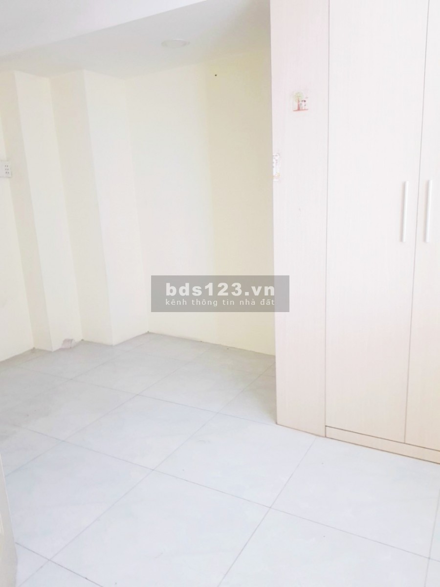 Cho thuê nhà nguyên căn đường Nguyễn Đình Chính, P. 11, Phú Nhuận. DT 4.5x7m, 1 trệt 3 lầu 3PN, có nội thất. 13 tr
